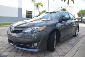 2014 Toyota Camry Hybrid 